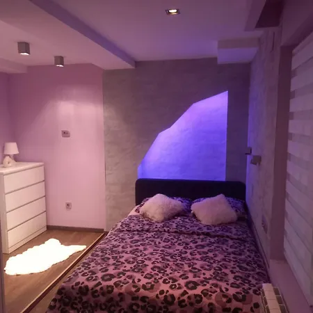 My Place To * 贝尔格莱德